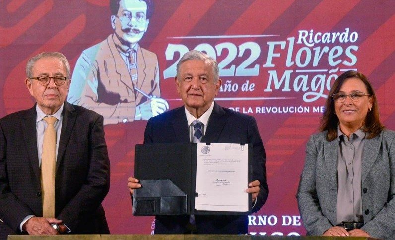 Ahora sí López Obrador envía
reforma para eliminar el horario de verano