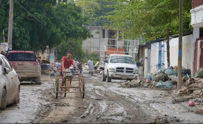 Exentan impuestos a habitantes de 11 municipios afectados
por lluvias en Veracruz